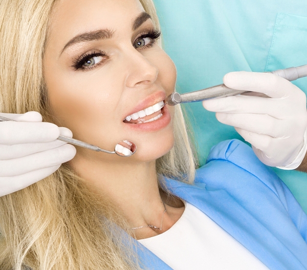 porcelain veneers